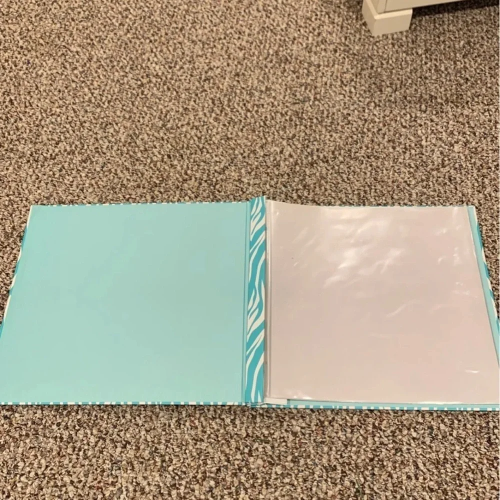 Blue zebra scrapbook (10 clear pages)